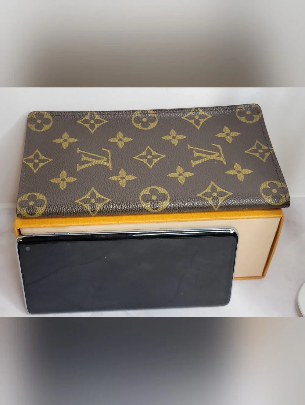 Louis Vuitton guaranteed authentic+authentic